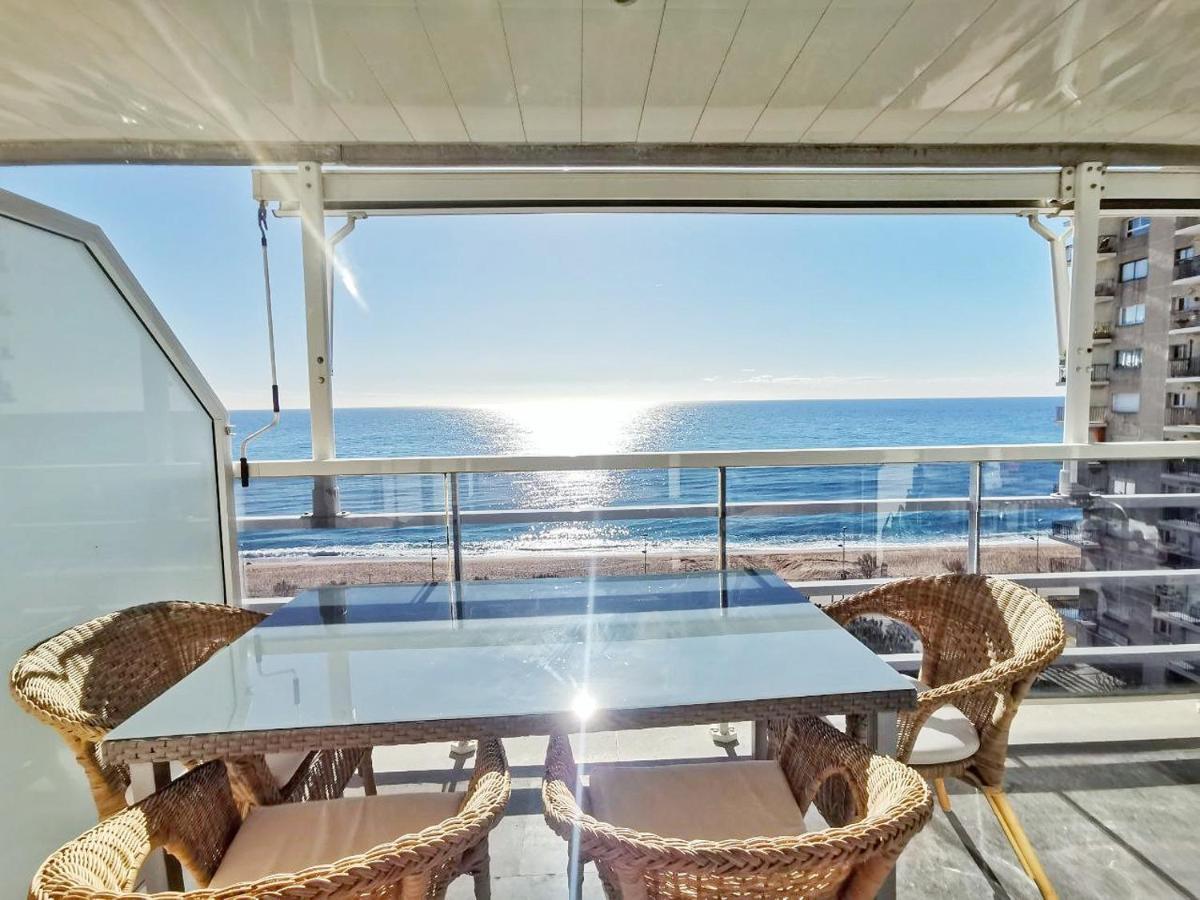 Seafront Apartment In Бланес Экстерьер фото